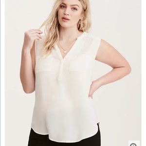 Torrid Georgette Sleeveless Pullover Blouse